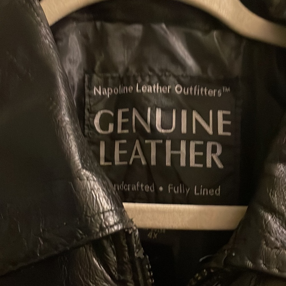 Leather jacket - Picture 3 of 9